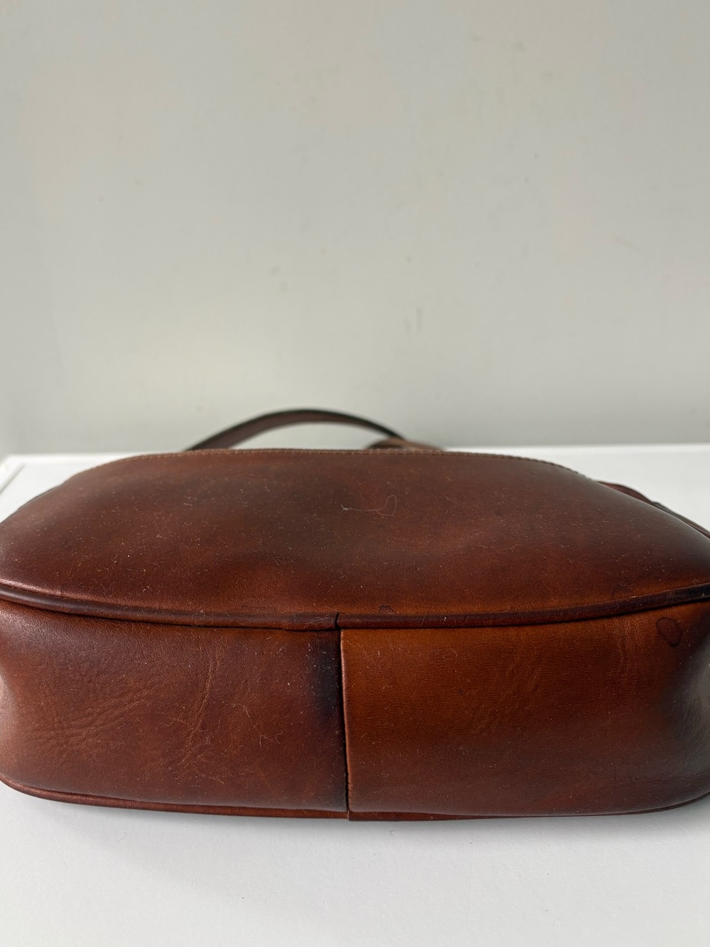 Vintage G.H. Bass & Co Genuine Leather Crossbody Bag Cognac Brown - Picture 8 of 14